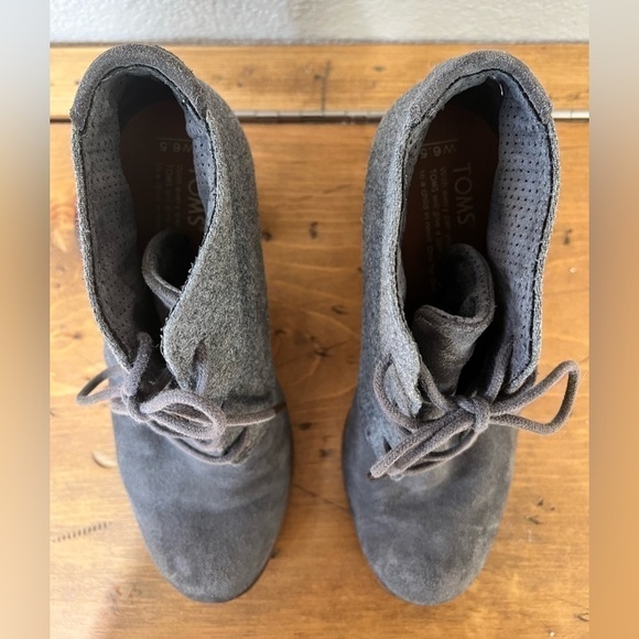 TOMS Lunata Grey Suede Lunata Booties - Picture 4 of 12
